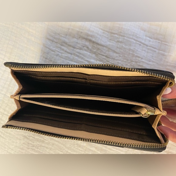 Coach Wallet - Picture 2 of 5